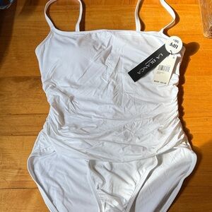 La Blanca Elegant White One-Piece Swimsuit Size 14 New